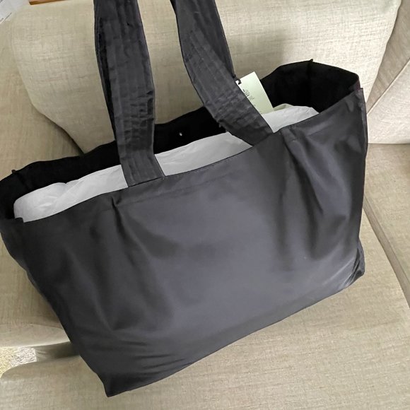 Burberry Black Nylon Signature Trench Tote, Oversized - Picture 9 of 12